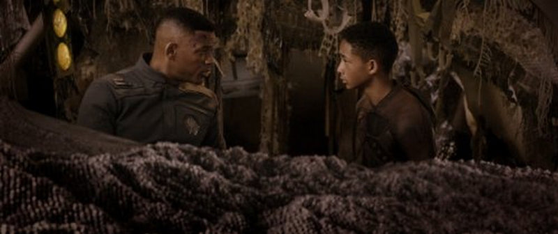 After Earth (Bilingual) [Import]